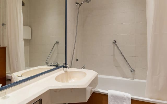 B&B Hotel Firenze Pitti Palace al Ponte Vecchio - photo 4