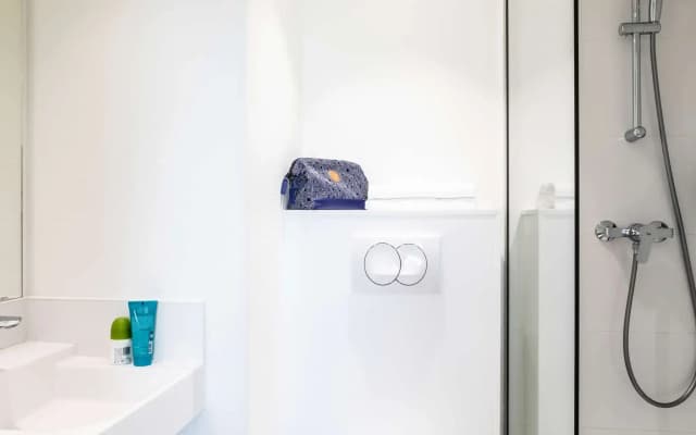 ibis budget Paris Porte de Montreuil - photo 4