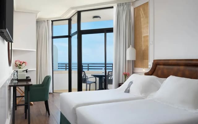 H10 Conquistador Hotel - photo 1