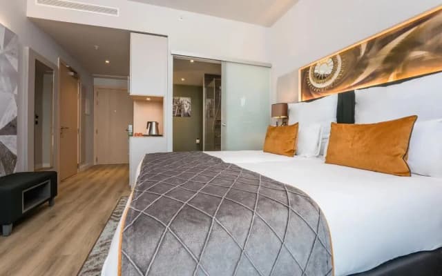 Leonardo Royal Hotel Barcelona Fira - photo 1