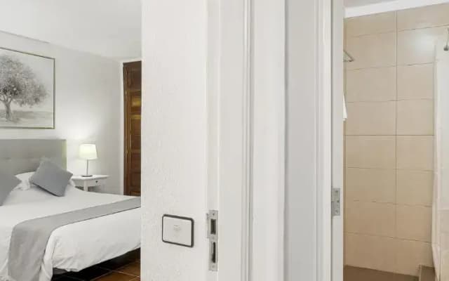 Paloma Beach Apartments - photo 5