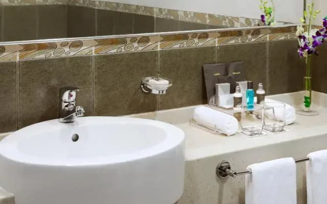 TIME Oak Hotel & Suites - photo 4