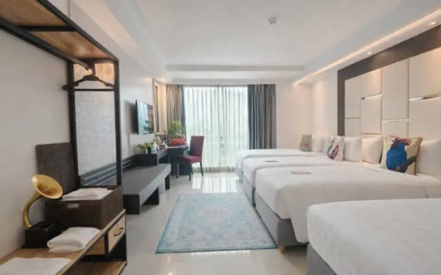 Hotel Clover Asoke - photo 3