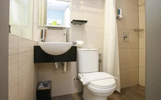 J8 Hotel - photo 2