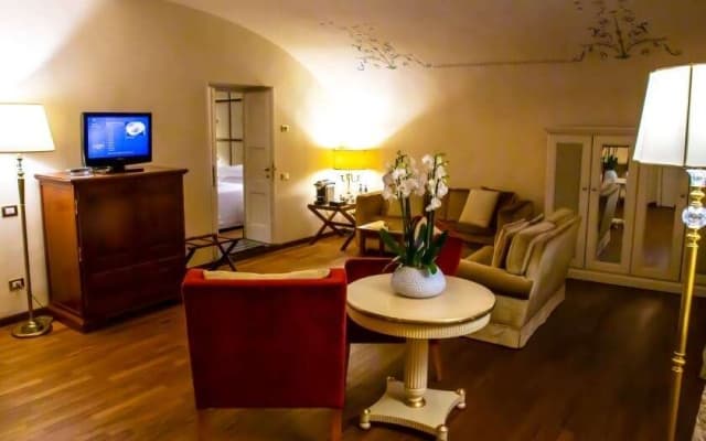 Golden Tower Hotel & Spa - photo 1