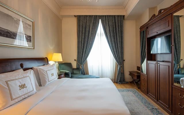 Pera Palace Hotel - photo 1