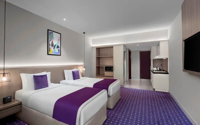 Leva Mazaya Centre Dubai Hotel - photo 1