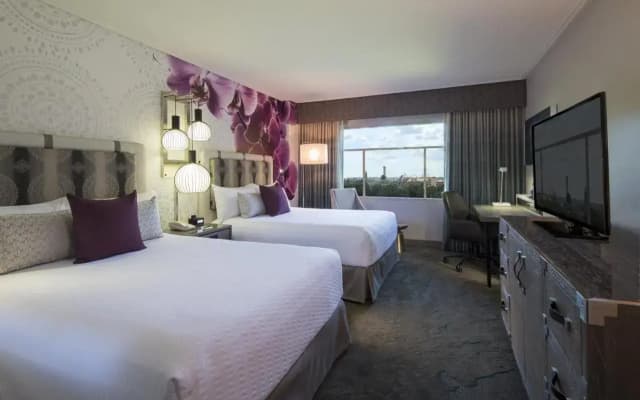 Loews Royal Pacific Resort at Universal Orlando - photo 4