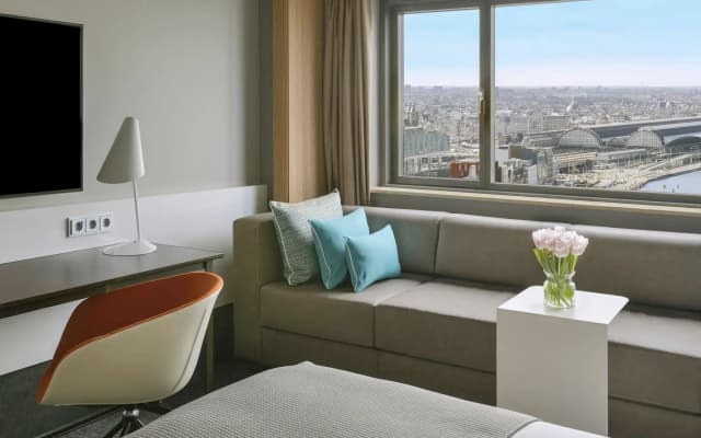 Mövenpick Hotel Amsterdam City Centre - photo 2