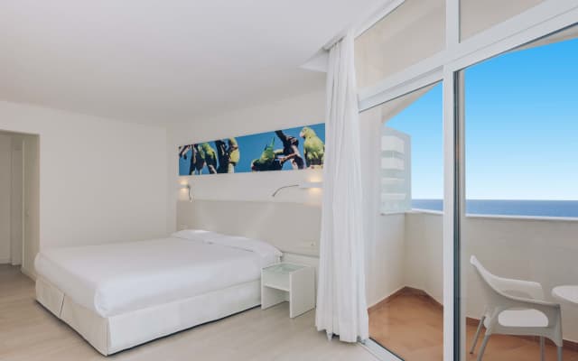 Iberostar Waves Bouganville Playa - photo 2