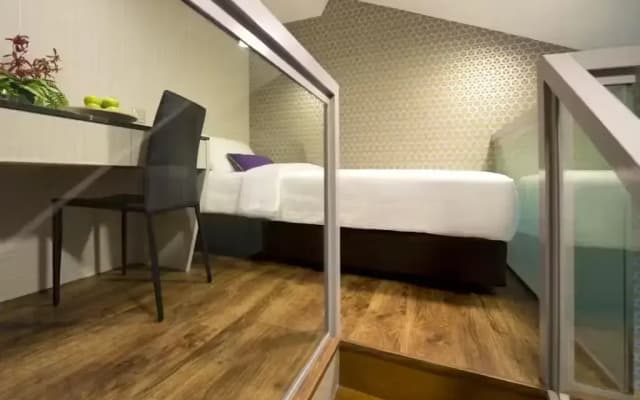 V Hotel Bencoolen - photo 3