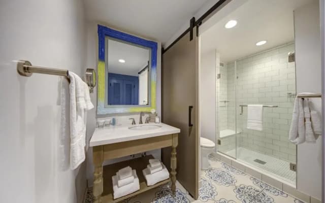 Universal's Loews Sapphire Falls Resort - photo 4