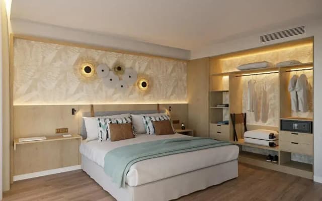 Mediterranean Palace - photo 1