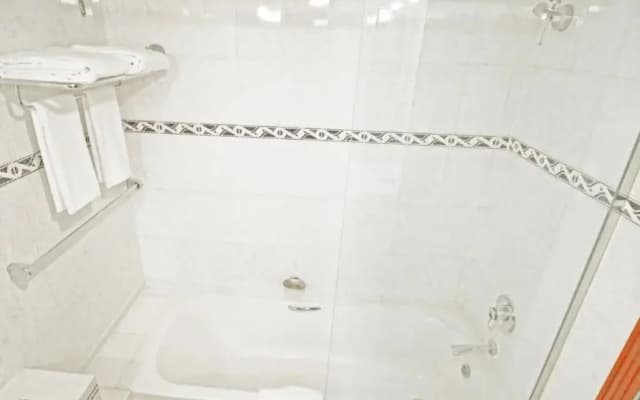 The George Hotel - photo 6