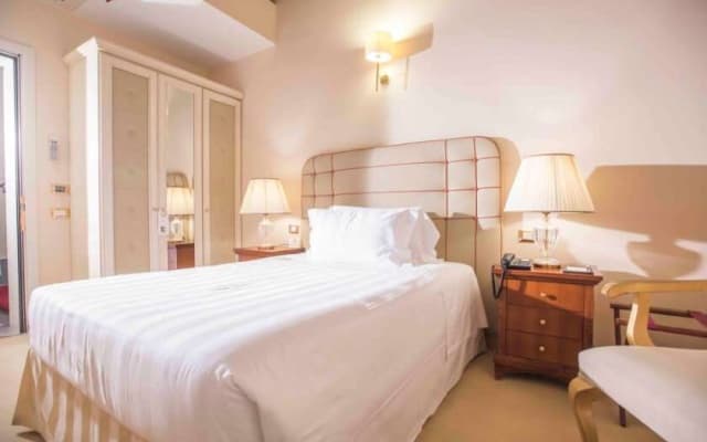 Golden Tower Hotel & Spa - photo 2