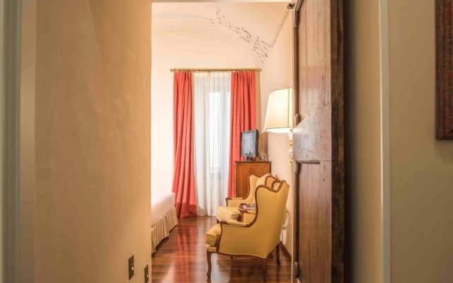 Golden Tower Hotel & Spa - photo 4