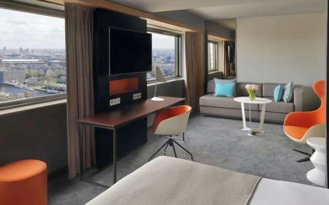 Mövenpick Hotel Amsterdam City Centre - photo 2