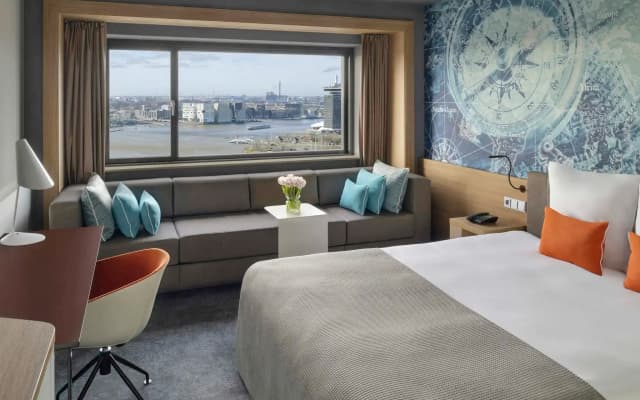 Mövenpick Hotel Amsterdam City Centre - photo 1