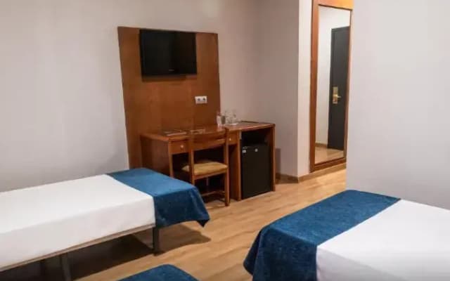 Hotel Adonis Plaza - photo 1
