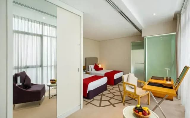 Royal Continental Hotel - photo 2