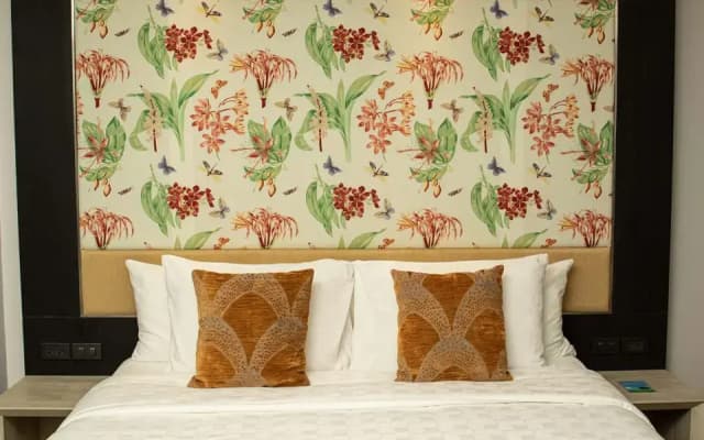 Hotel Clover Asoke - photo 2