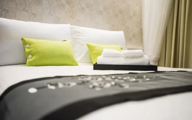 J8 Hotel - photo 6