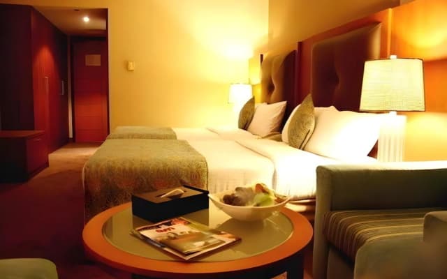 Landmark Summit Hotel - photo 3