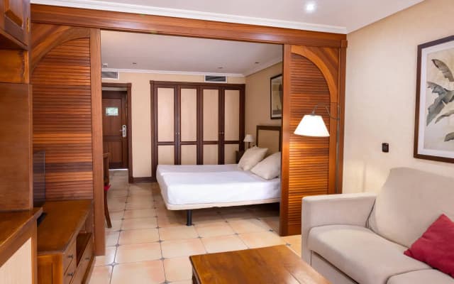 Paradise Park Fun Lifestyle Hotel - photo 1