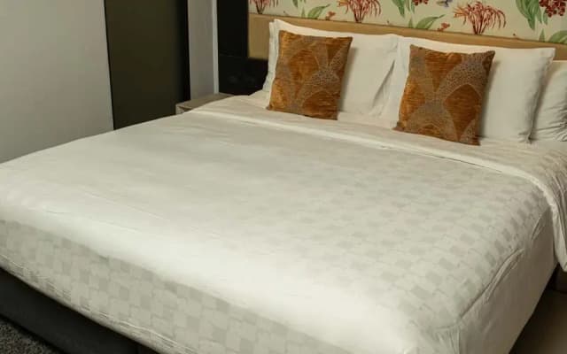 Hotel Clover Asoke - photo 1