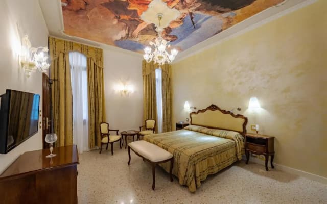 Hotel Scandinavia - photo 3