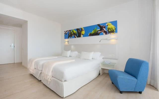 Iberostar Waves Bouganville Playa - photo 1