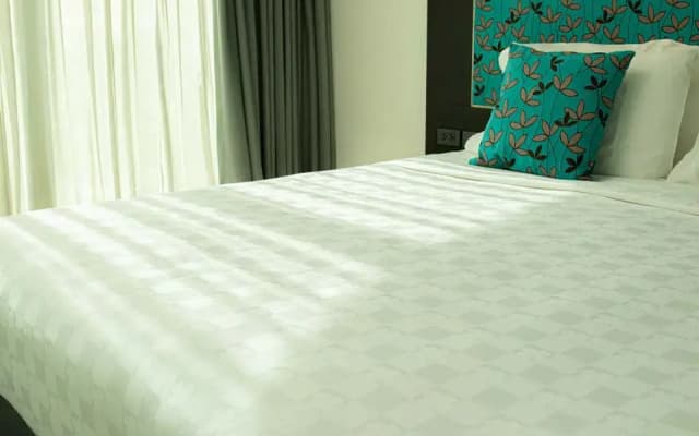 Hotel Clover Asoke - photo 3