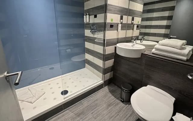 Village Hotel Edinburgh - photo 2