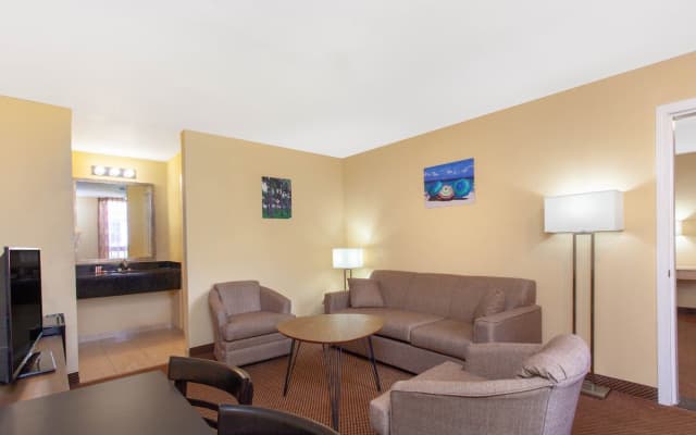 Grand Hotel Orlando at Universal Blvd - Shuttle to Theme Parks - photo 5