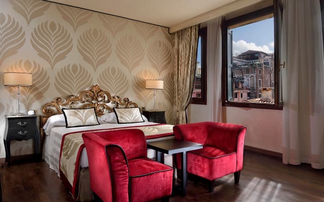 Amadeus Hotel - photo 1