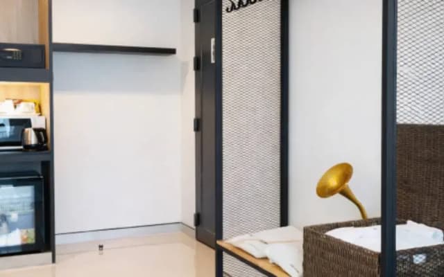 Hotel Clover Asoke - photo 5