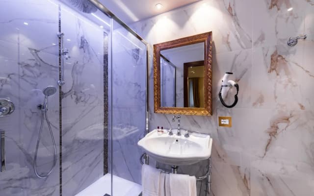 Hotel Scandinavia - photo 5