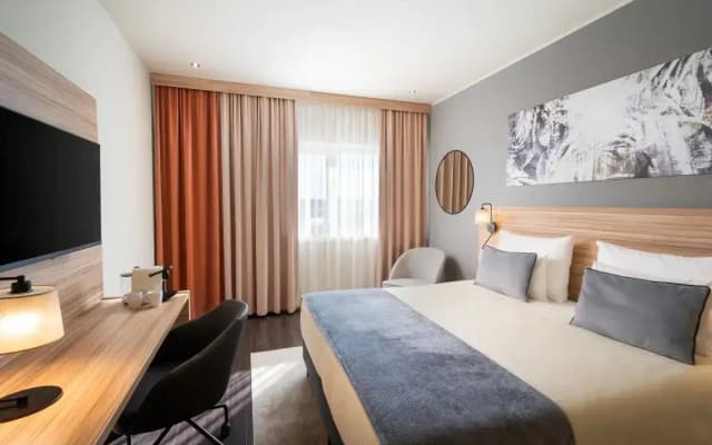 Leonardo Hotel Vienna Hauptbahnhof - photo 1