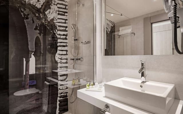 NH Málaga Hotel - photo 4