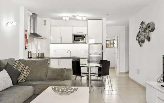 Paloma Beach Apartments - photo 2