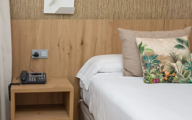 Hotel Daniya Alicante - photo 2