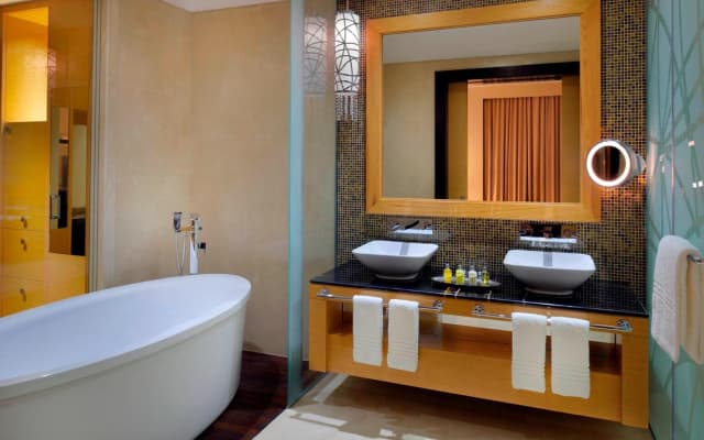 Marriott Hotel Al Jaddaf, Dubai - photo 2