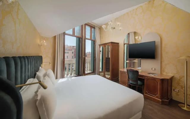NH Venezia Santa Lucia Hotel - photo 9
