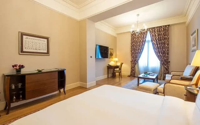 Pera Palace Hotel - photo 1