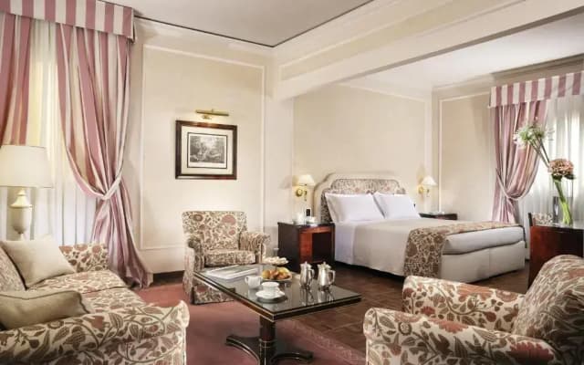Hotel De La Ville - photo 2
