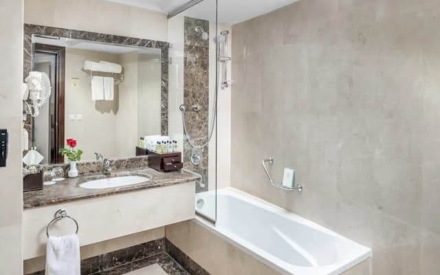 Millennium Taiba Hotel - photo 3