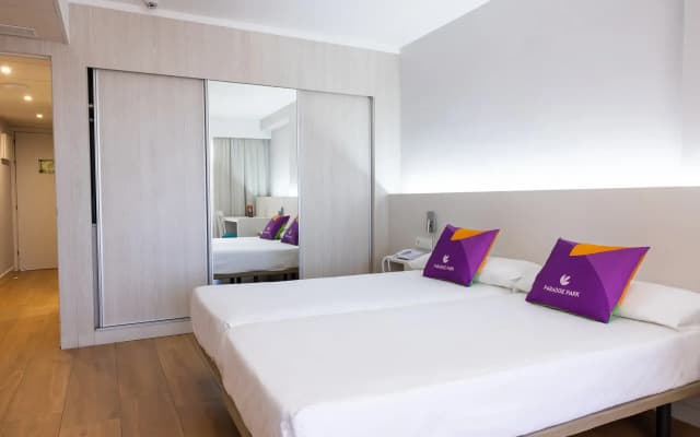 Paradise Park Fun Lifestyle Hotel - photo 3