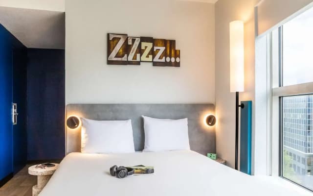 ibis budget Paris Porte de Montreuil - photo 1