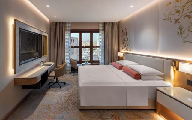 Makkah Hotel - photo 1