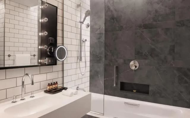 The WB Abu Dhabi, Curio Collection by Hilton Hotel - photo 8